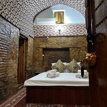 MEKHTAR AMBAR Caravan Sarai XIX Hotel Bukhara Bagian luar foto