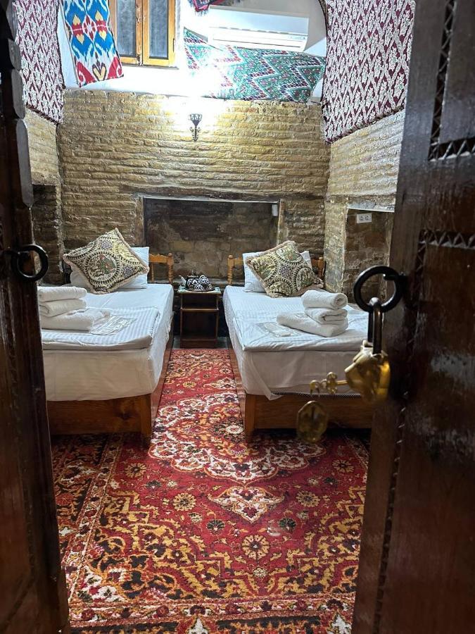 MEKHTAR AMBAR Caravan Sarai XIX Hotel Bukhara Bagian luar foto