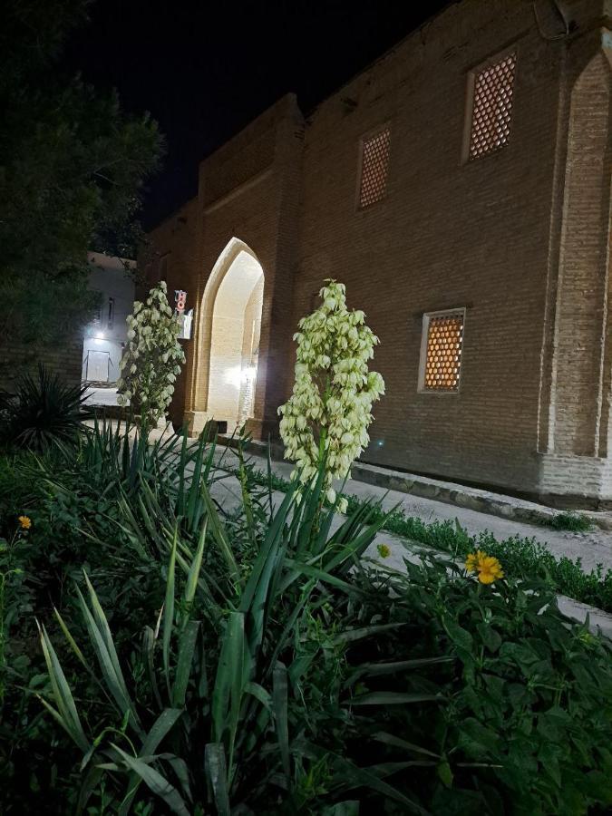 MEKHTAR AMBAR Caravan Sarai XIX Hotel Bukhara Bagian luar foto