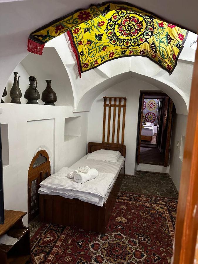 MEKHTAR AMBAR Caravan Sarai XIX Hotel Bukhara Bagian luar foto