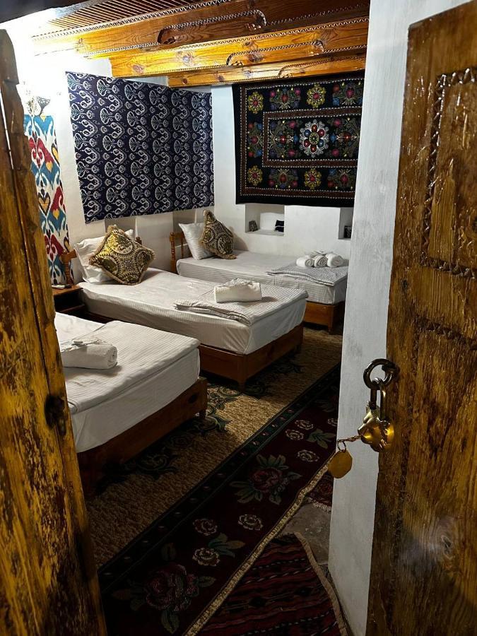 MEKHTAR AMBAR Caravan Sarai XIX Hotel Bukhara Bagian luar foto